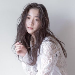 美人タレント、雪嶋桃葉さんのかわいいインスタ画像…